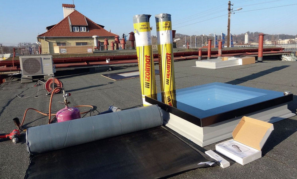 Montaż okien do dachów płaskich - potrzebne narzędzia