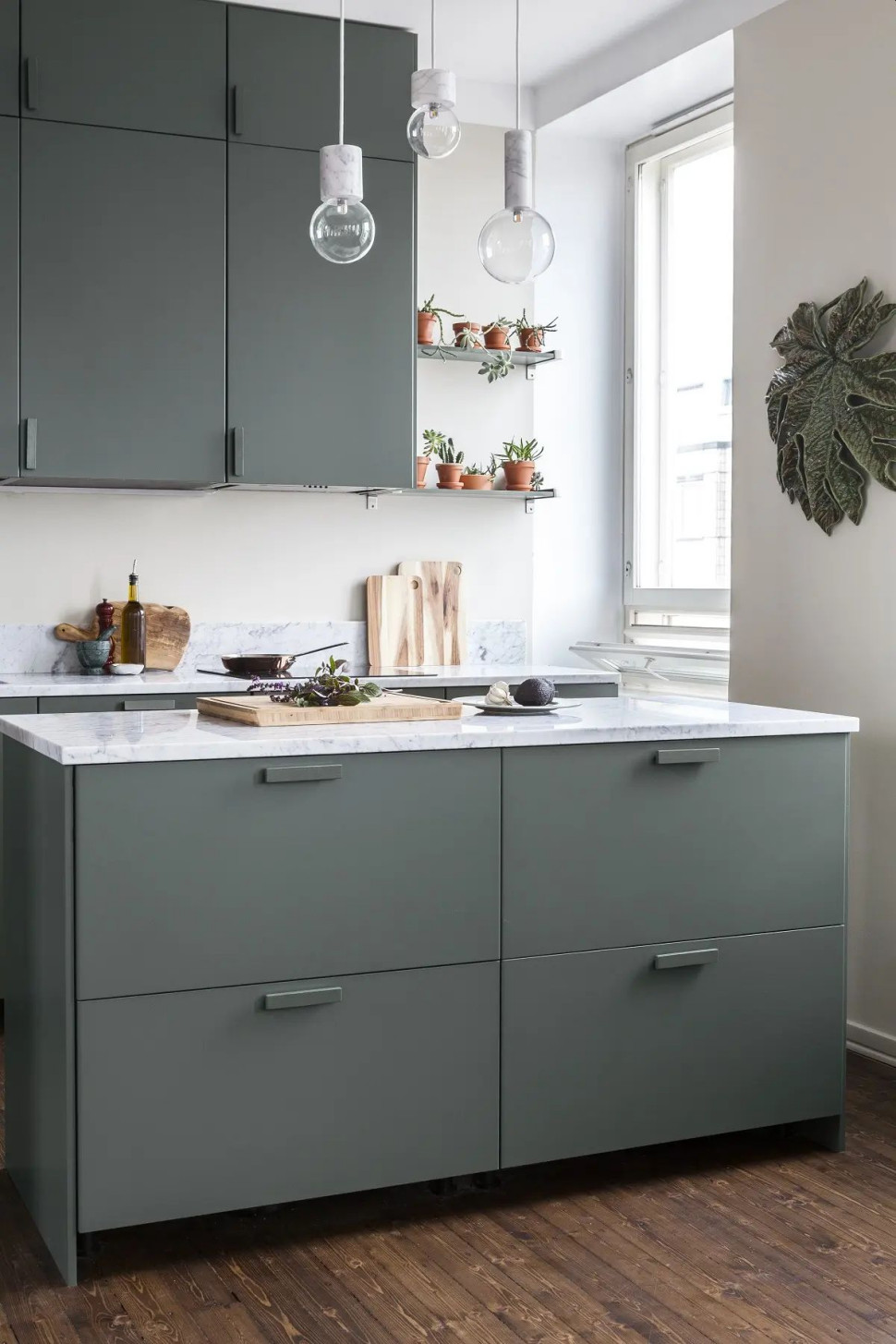 Szafki kuchenne pomalowane farbą Tikkurila Everal Aqua