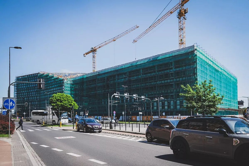 Chodnik z kostki antysmogowej Bruk-Bet. Fot: skanska.pl