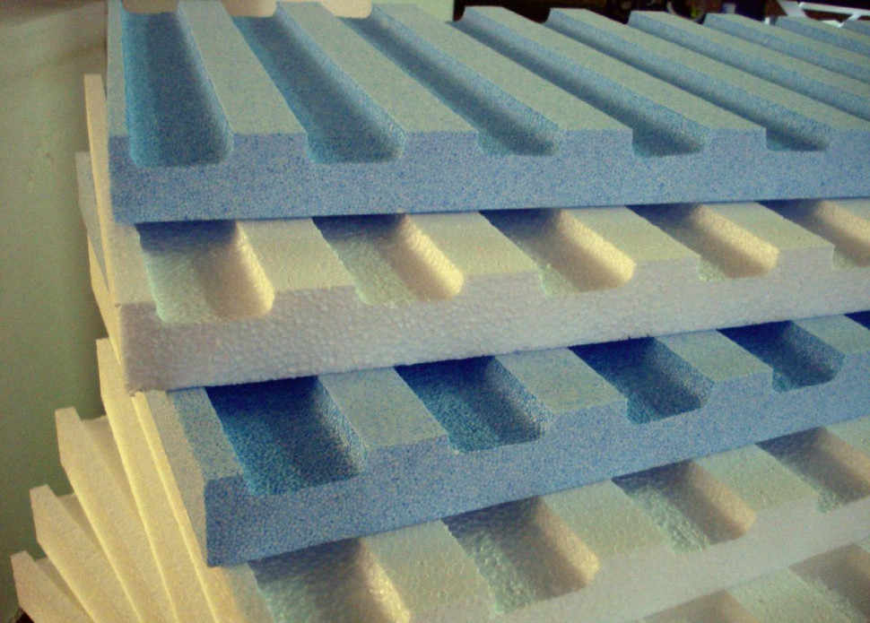 Styropianowe płyty rowkowane