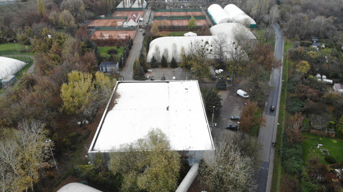 Naprawa szczelności dachu z papy hali KS Warszawianka