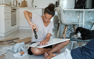 Rodzaje zawiasów meblowych i ich zastosowania - zobacz, co masz do wyboru