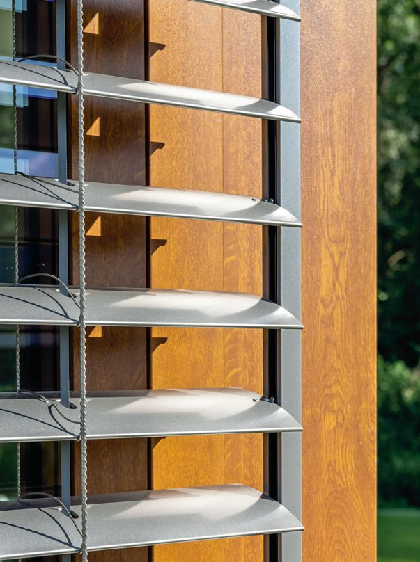 ZS C80 - żaluzja natynkowa, adaptacyjna