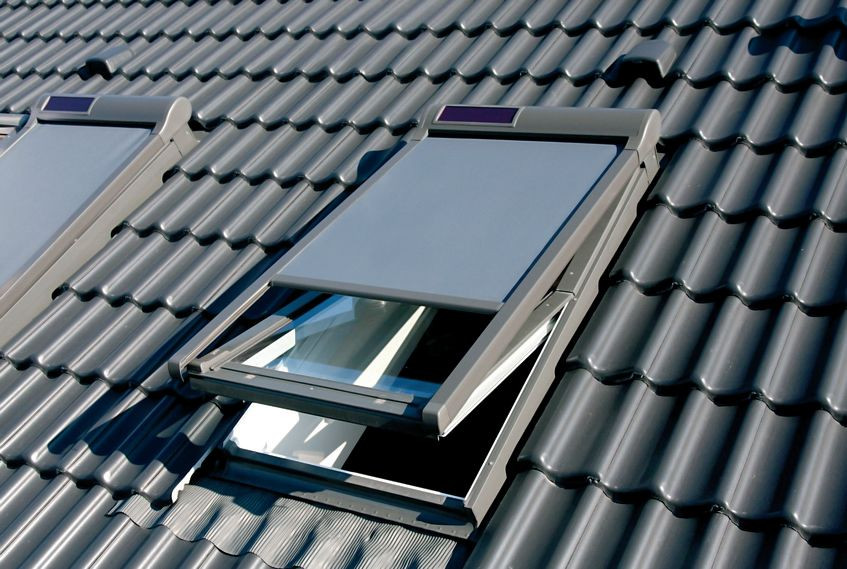 AMZ Solar - natynkowa, naokienna markiza do okien połaciowych