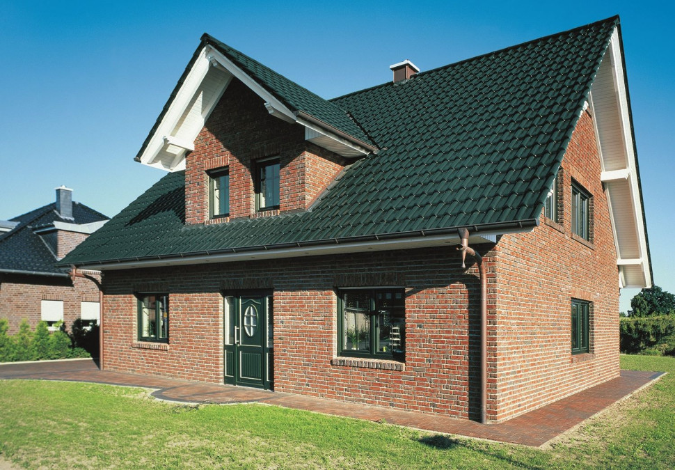 Dom jednorodzinny z zielonym dachem