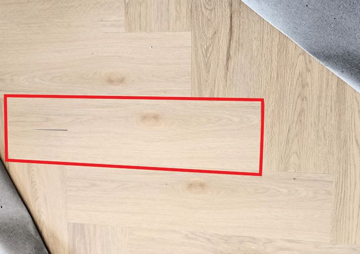 Wymiana panelu winylowego - krok 1) Element wytypowany do wymiany