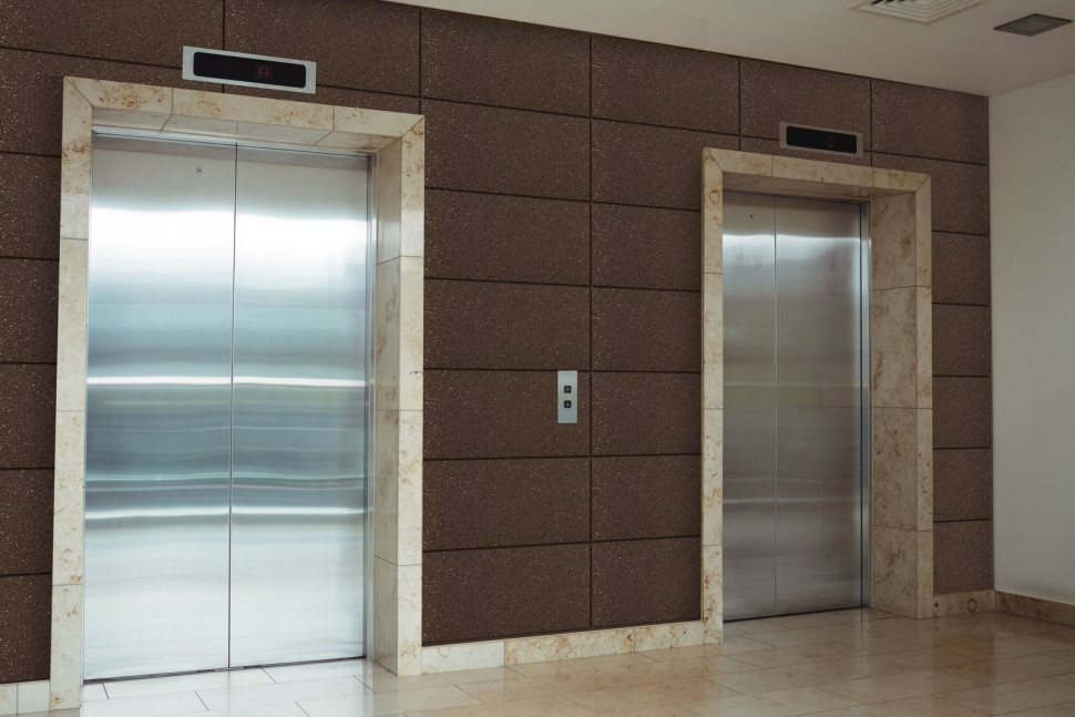 Panel kwarcowy Francesco GUARDI Collezione ułożony w miejscu użyteczności publicznej