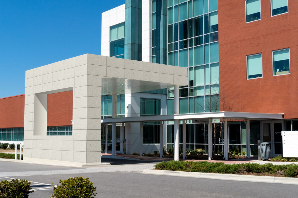 Panel kwarcowy jako element elewacji na budynku użyteczności publicznej