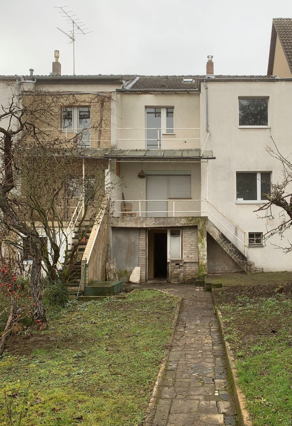 Modernizacja budynku z lat 20. z wykorzystaniem okien i drzwi przesuwnych z PVC-U serii Schüco LivIng, fot. Schüco