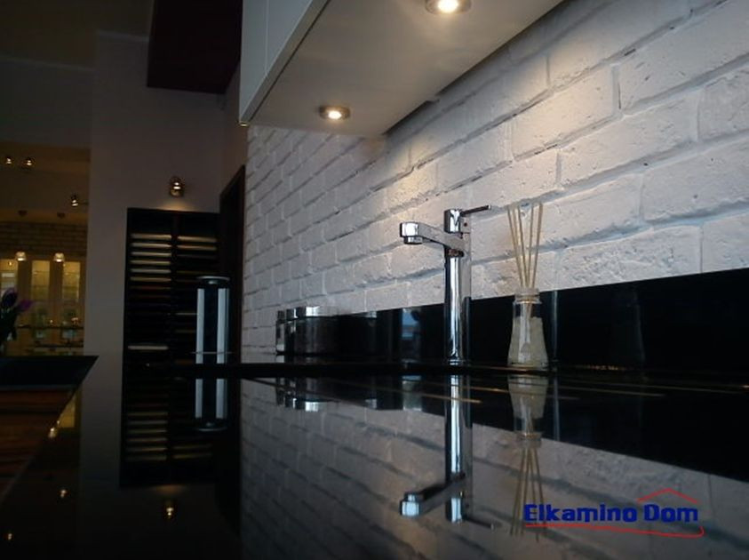 Ściana zabezpieczona preparatem matowym. fot. Elkamino Dom