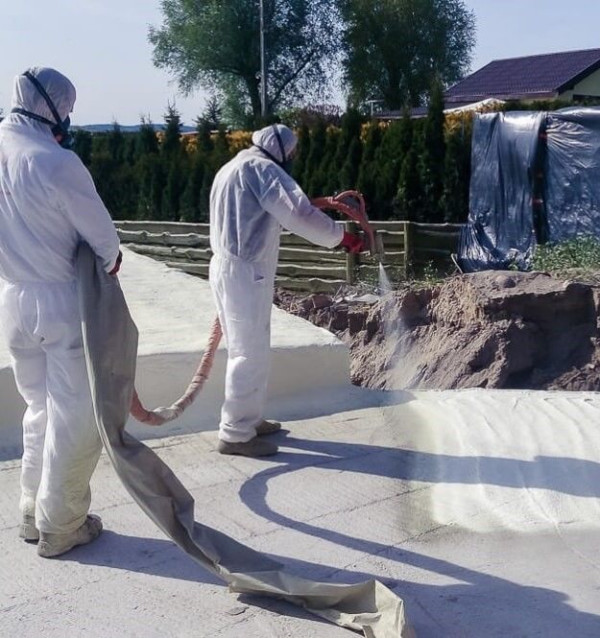 Izolacja natryskowa pianką poliuretanową Soudafoam SPF zamkniętokomórkową