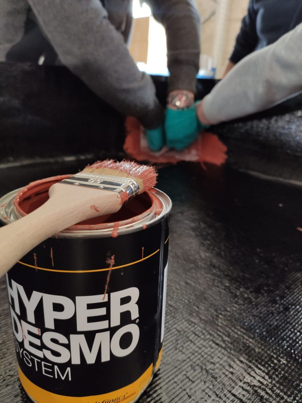 HYPERDESMO-D - Jednoskładnikowa powłoka poliuretanowa do ochrony i hydroizolacji betonu