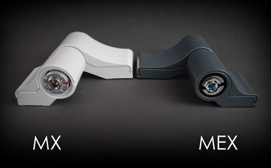 Zawiasy MX i MEX dostępne są w wersji 2 i 3 skrzydełkowej.
