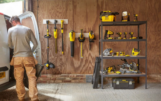 Praktyczny i mocny akumulatorowy sprzęt ogrodowy STANLEY® FATMAX® V20