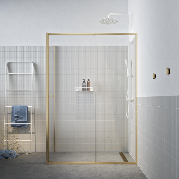 Wykończenie profilu w kolorze szczotkowatego złota, decyduje o jego luksusowym charakterze.