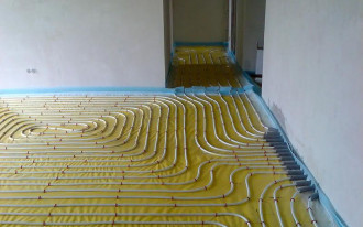 Wodne ogrzewanie podłogowe - organizacja i kolejność robót