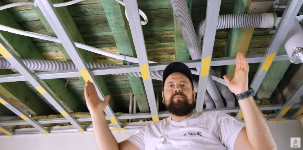 Fragment konstrukcji sufitu podwieszanego. fot. Siniat