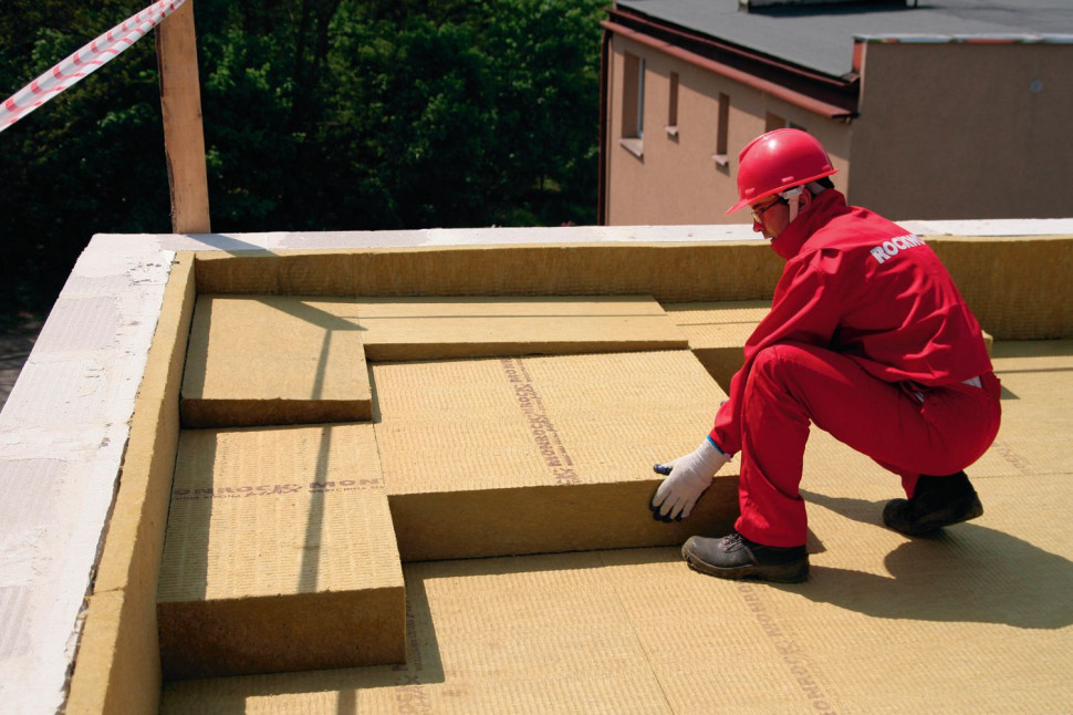 Termoizolacja dachu płaskiego niewentylowanego z wełny mineralnej