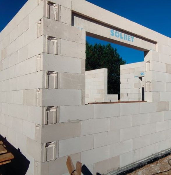 Ściany z betonu komórkowego