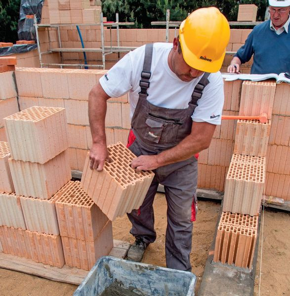 Wznoszenie ścian z ceramiki poryzowanej