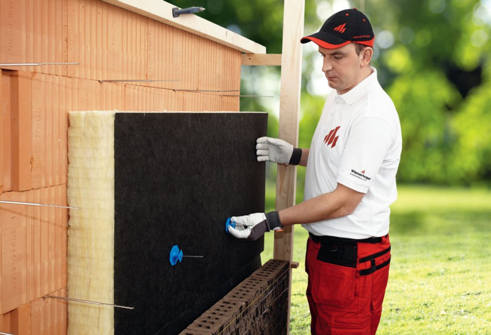 Ściana trójwarstwowa - warstwa nośna z ceramiki poryzowanej, ocieplenie z wełny mineralnej, ścianka elewacyjna z klinkieru