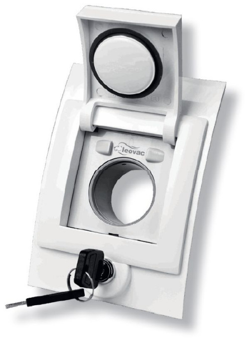 Gniazdo ssące zamykane na kluczyk w instalacji centralnego odkurzacza