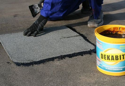  Naprawa pokrycia dachowego - nałożenie łaty z pap. fot. Izolacja-Jarocin  