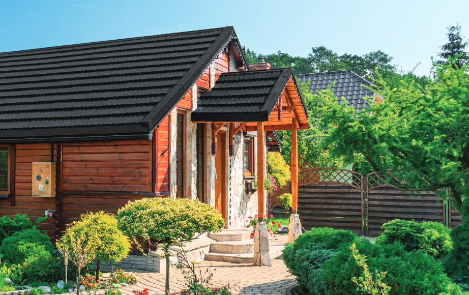 Ważną cechą pokrycia Thunder jest lekkość, zwłaszcza w porównaniu z dachówkami ceramicznymi.