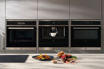 Piekarnik parowy Electrolux