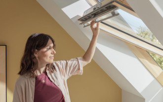  Trzyszybowe okna dachowe VELUX z górnym uchwytem otwierającym