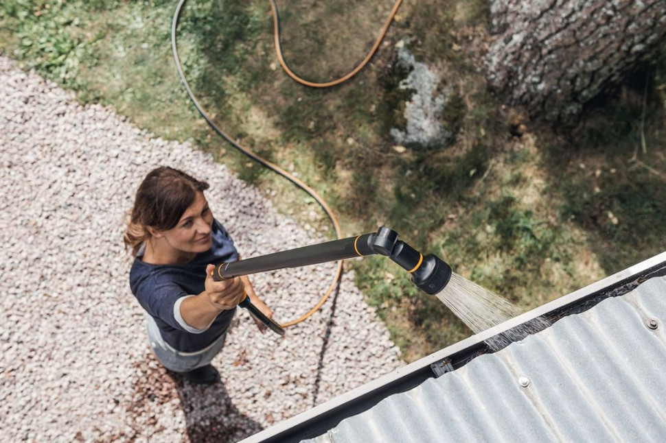 Spłukiwanie dachu myjką ciśnieniową