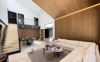 Moda przemija, drewno pozostaje. Dlaczego architekci wciąż sięgają po drewno?