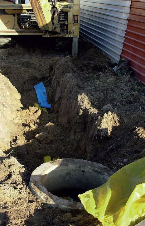 Zagłębienie kręgów betonowych w wykopie