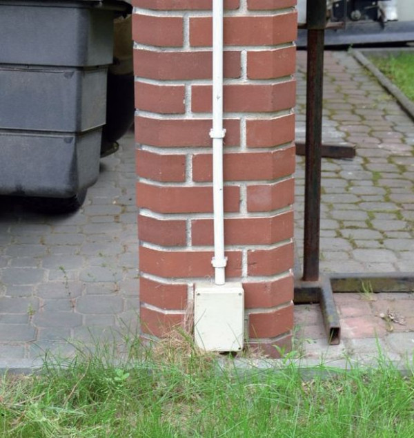 Instalacja odgromowa - zacisk probierczy w puszce ochronnej