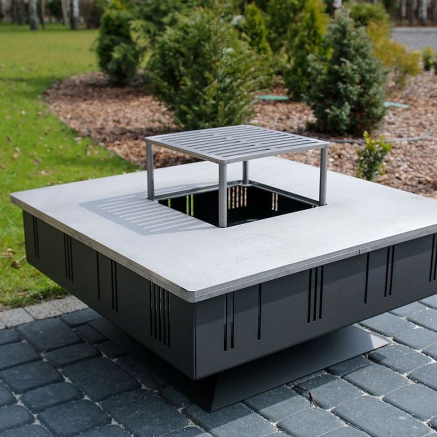 Quadrum to doskonałej jakości, profesjonalny grill ogrodowy z paleniskiem na drewno wykonany ze stali wysokogatunkowej