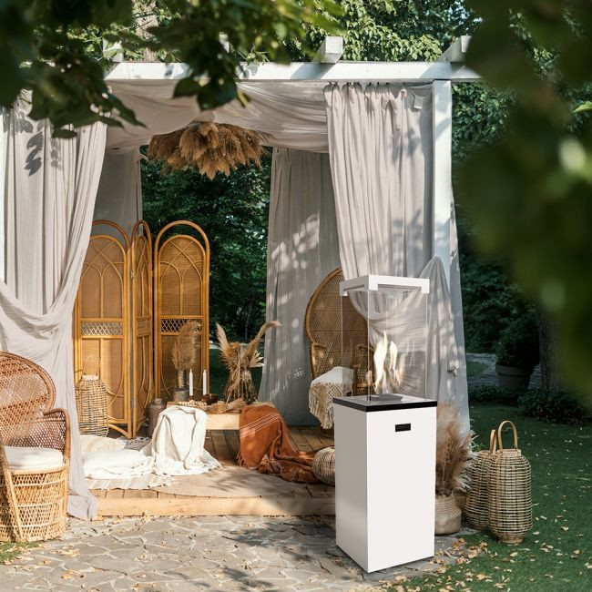 Ogrzewacz gazowy PATIO LIGHT przyciąga uwagę minimalizmem i wyjątkową dbałością o każdy detal