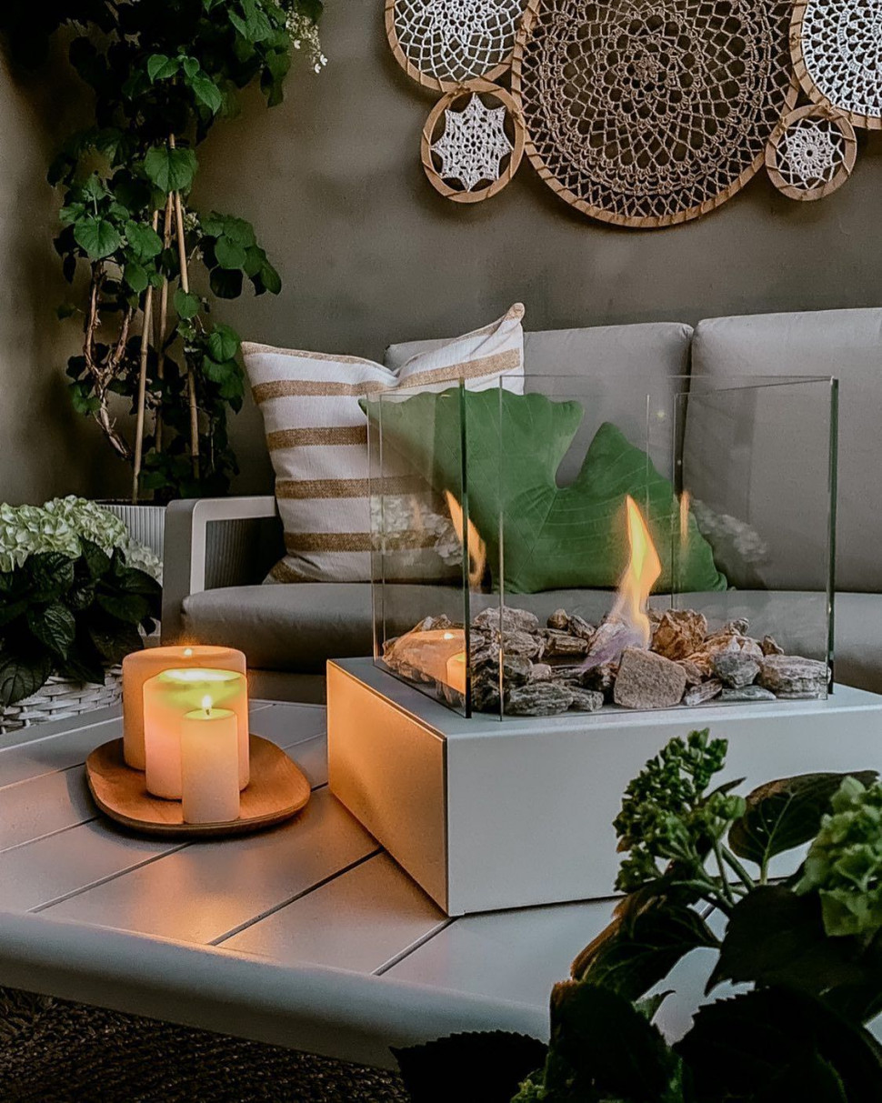 Biokominek Tango na tarasie