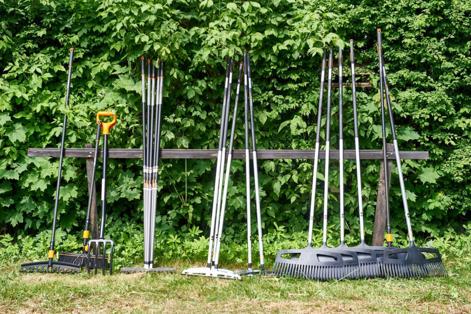 Narzędzia potrzebne do założenia łąki kwietnej