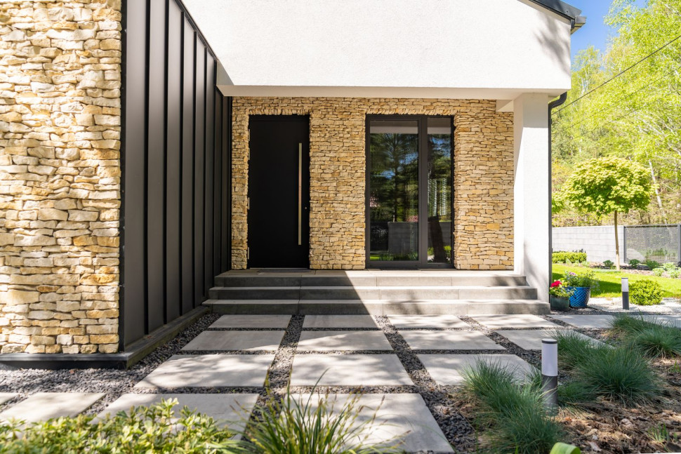 Drzwi zewnętrzne nakładkowe marki KRISPOL