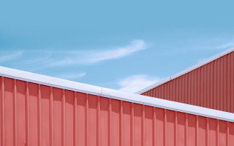 Farba do dachówki - rozpuszczalnikowa czy wodorozcieńczalna?