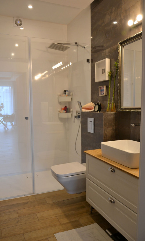 Łazienka z brodzikiem wpuszczanym w posadzkę