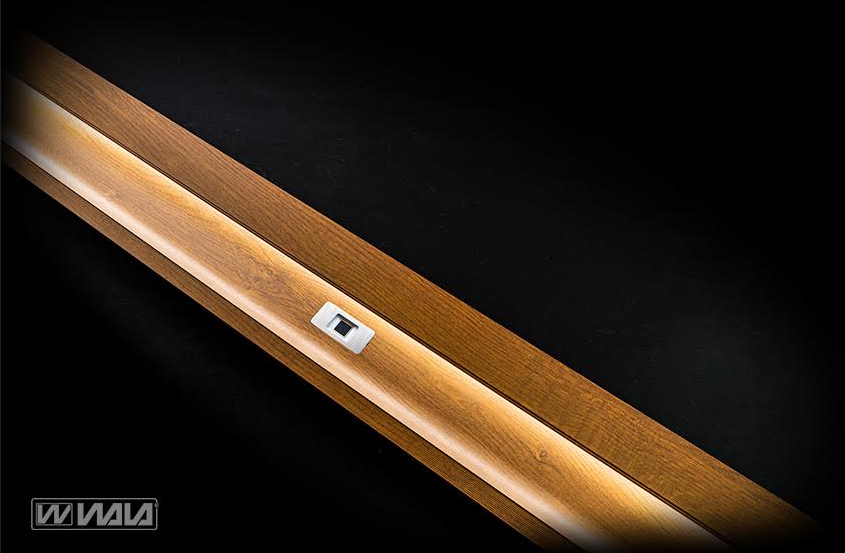 Ukryty uchwyt kieszeniowy z czytnikiem linii papilarnych i taśmą LED.