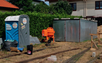 W jakiej minimalnej odległości od granicy działki można usytuować garaż?