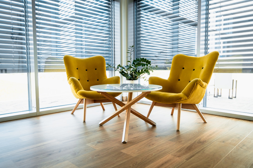 Innowacyjne żaluzje są stosunkowo młodym wynalazkiem, mającym niecałe pół wieku