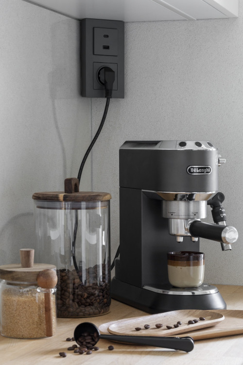 Jedno gniazdko możesz zastąpić ładowarką USB A+C