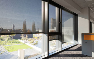 Elastyczne i ekstremalnie wytrzymałe - rolety zewnętrzne Schüco AB ZDS