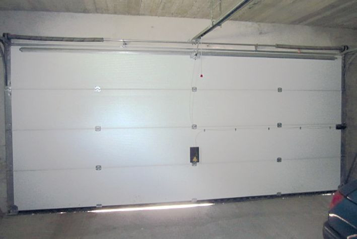 Brama garażowa od wewnątrz