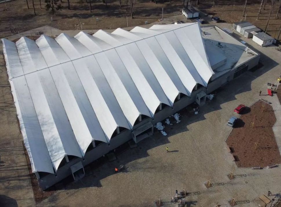 Amfiteatr w Nowym Sączu, konstrukcja z drewna klejonego z powłoką PVC, fot.: biuro prasowe UMWM