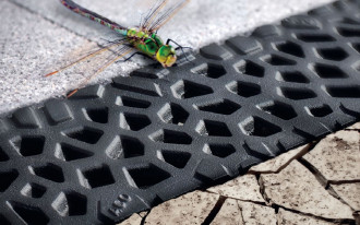 Ruszt żeliwny ACO Euroline Voronoi - inspirowany naturą