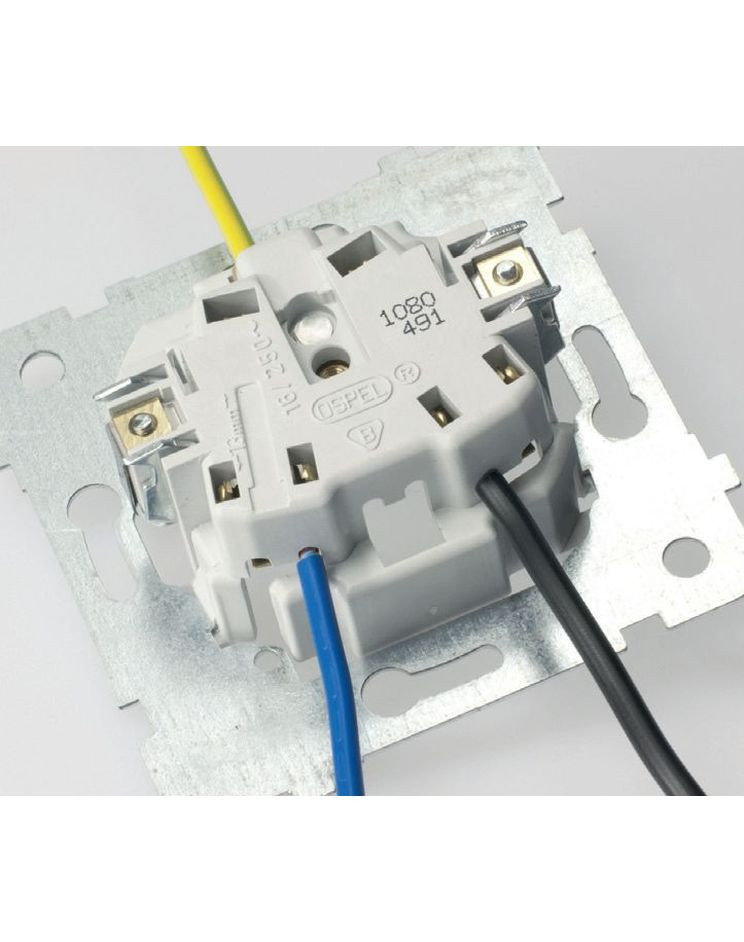 W obwodach gniazd stosuje się obecnie 3-żyłowe przewody miedziane o przekroju 3 × 2,5 mm2